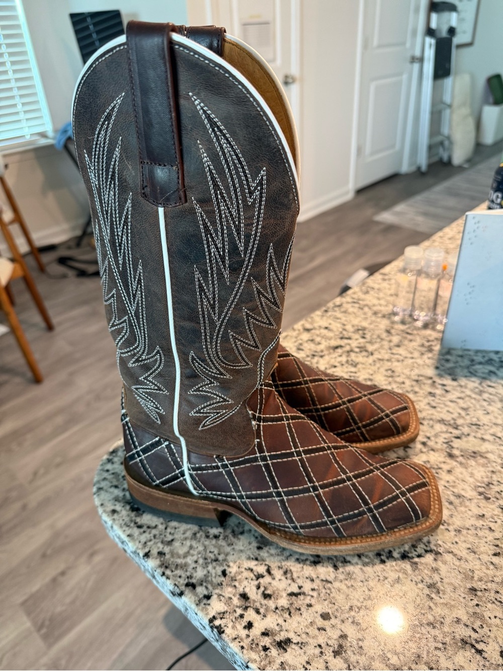 Macie Bean Chocolate Moka Sabotage Western Cowboy Boots Size 6M Womens